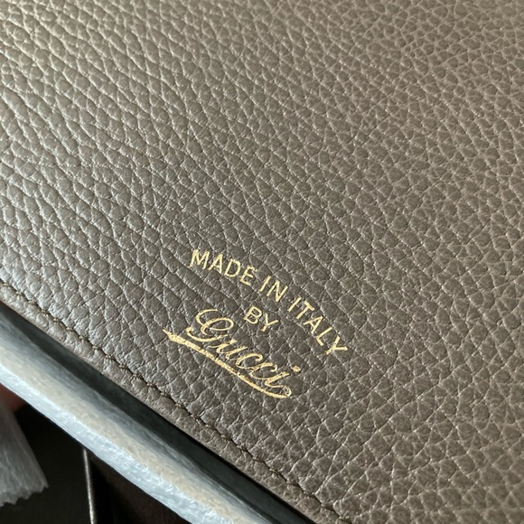 ✨PRICE DROP✨ Auth Gucci Wallet on Strap Crossbody - Picture 2 of 6